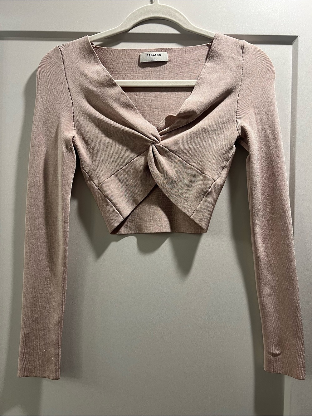 Babaton Dusty Blush Twist-Front Long Sleeve Crop Top